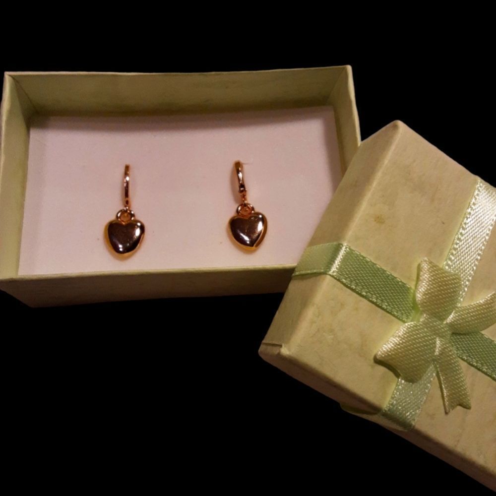 Earrings Pierced Hoops And Hearts‎ 1/2 Inch Goldtone NWOT